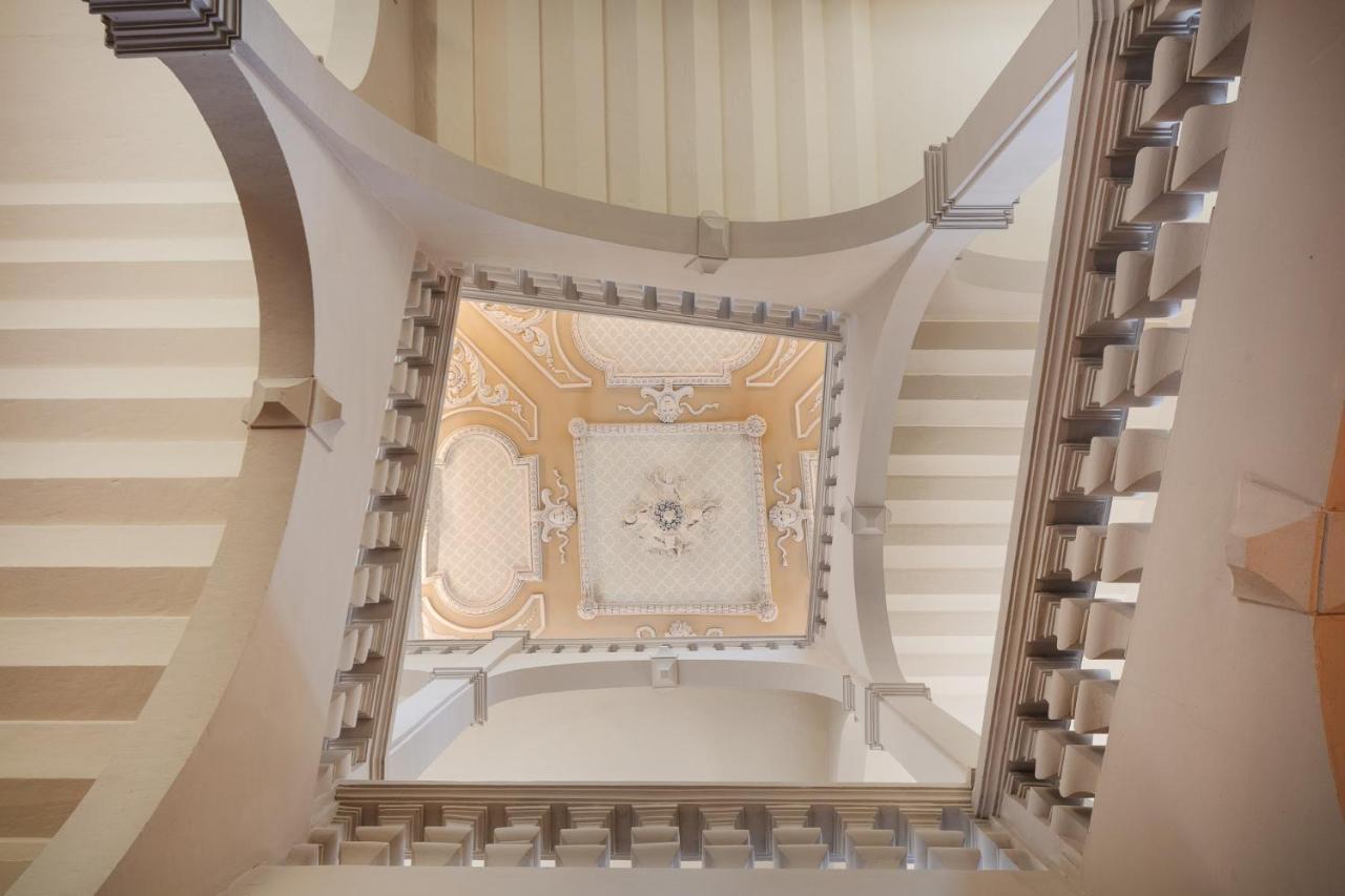 Margaret - Hotel Chouleur Ним Экстерьер фото